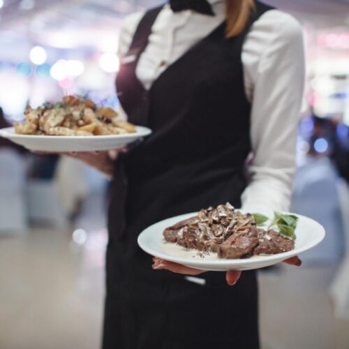 Planning a Corporate Event? Here’s How to Choose the Right Event Catering