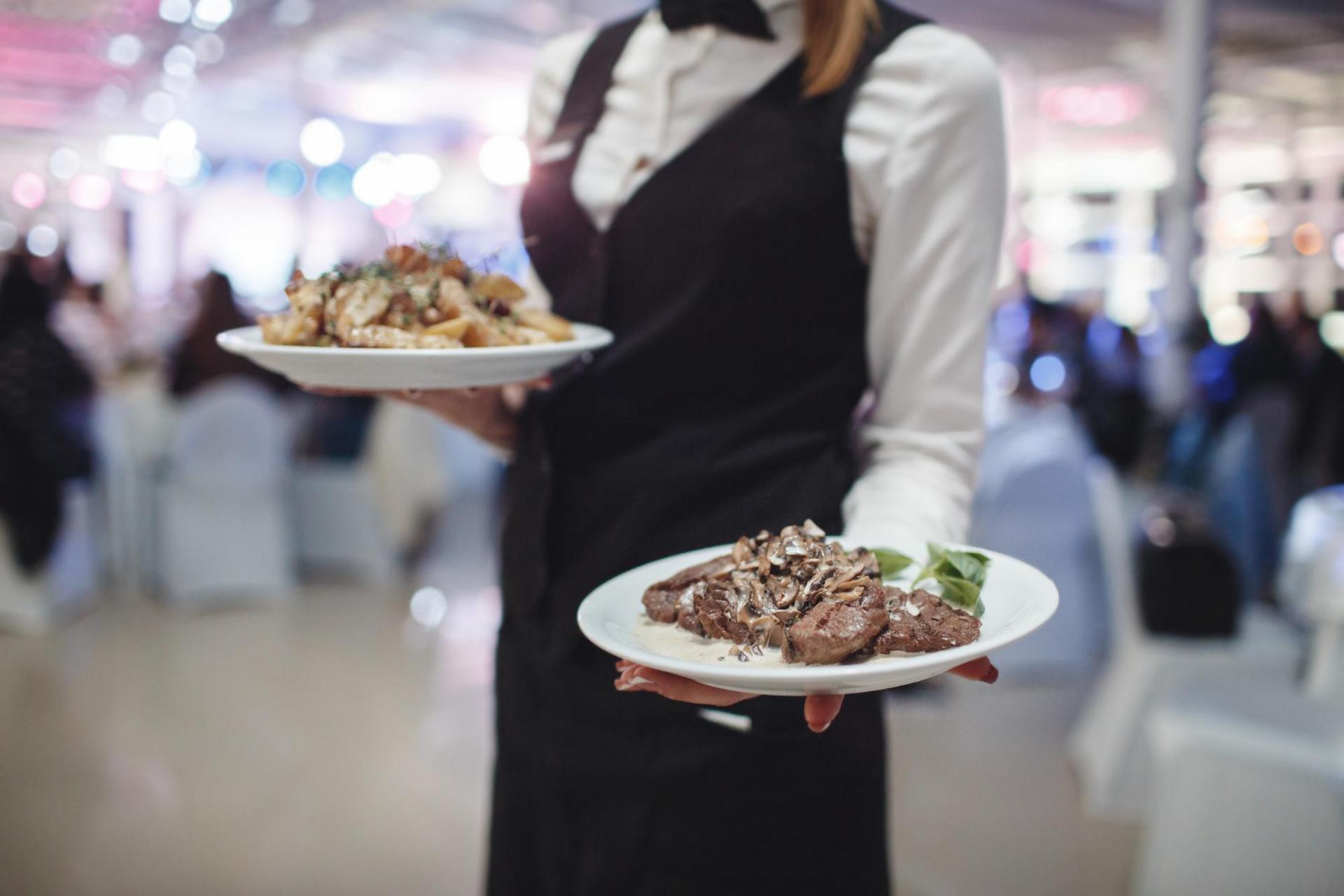 Planning a Corporate Event? Here’s How to Choose the Right Event Catering
